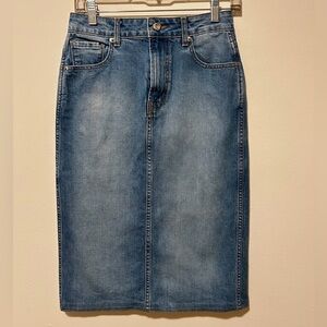 Oscar De La Renta Classic Blue Denim Skirt Size 0